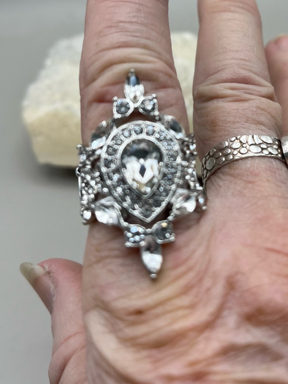 Vintage-Inspired Silver Statement Stretchy Cocktail Rings -Chunky-Adjustable - Picture 9 of 10